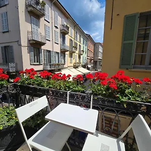 Apartamento Russomanno, Como